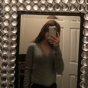 grey hollister cropped ribbed sweater